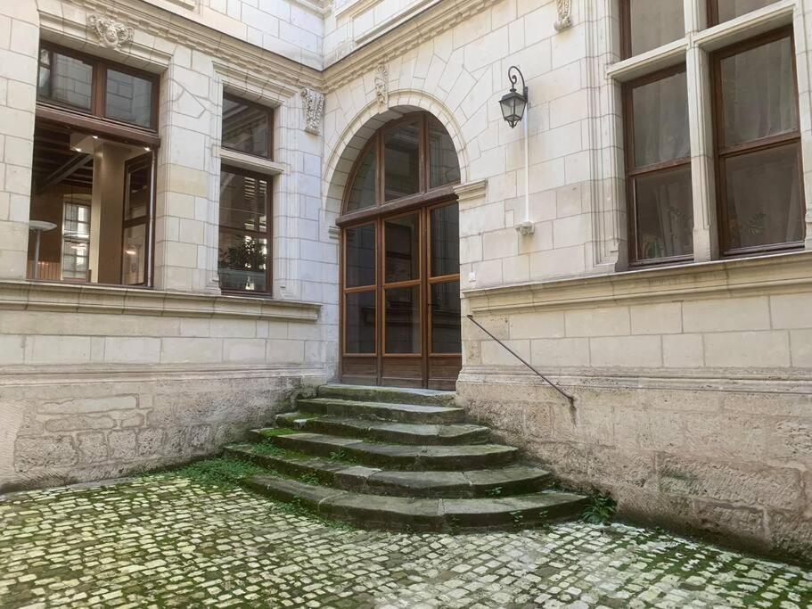 Hotel Robin Quantin In The Heart Of Old Тур Екстериор снимка